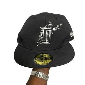 NWT New Era Florida Marlins fitted Hat size 7 1/8